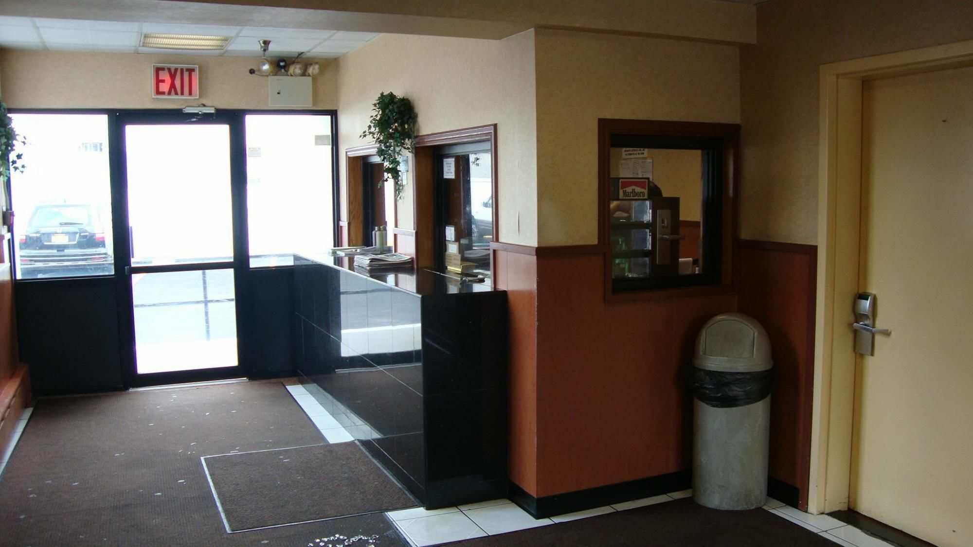 Riviera Motor Inn Brooklyn New York Exterior foto